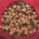 Mini caramel fudge cubes per 100 guests